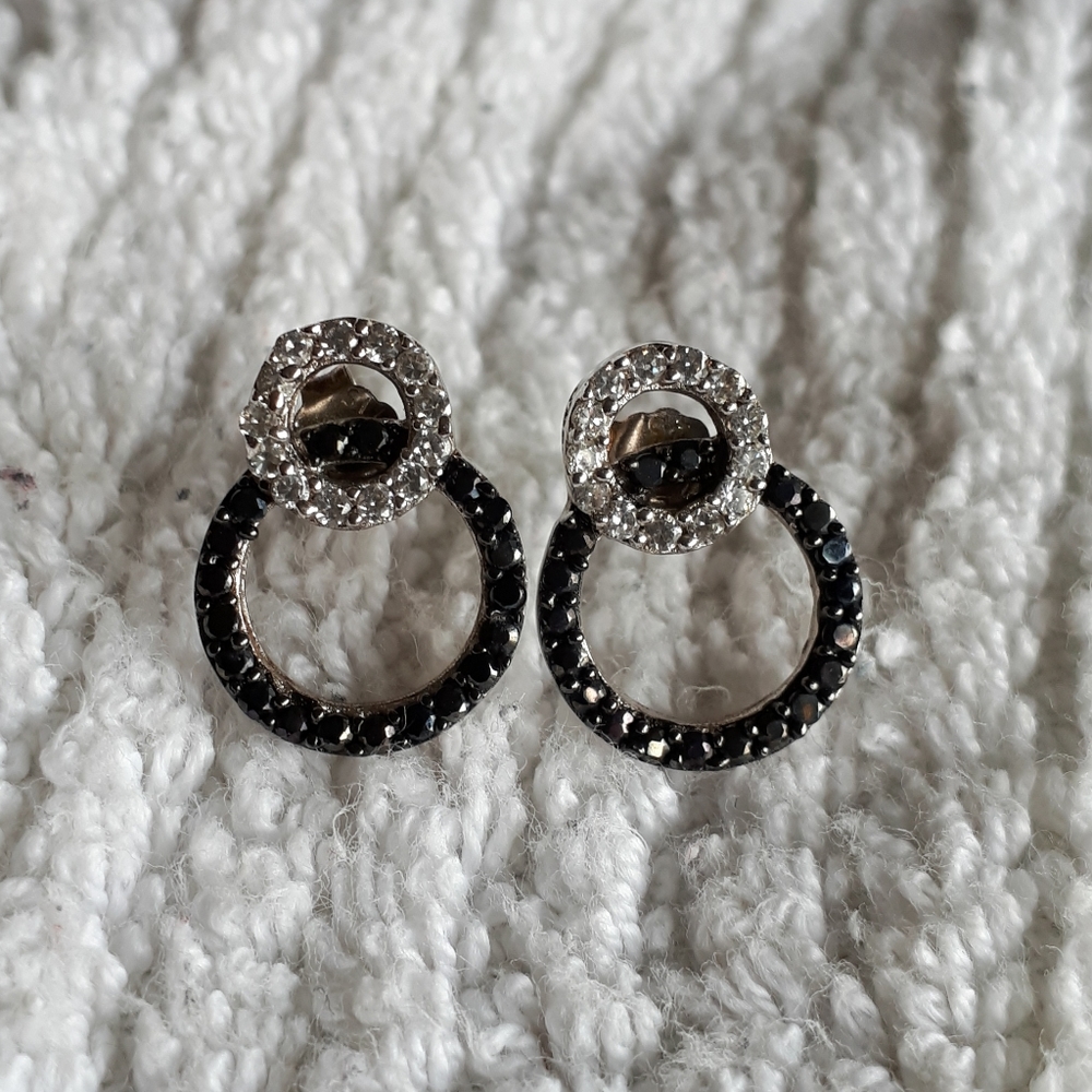 Black & White Chrystal hollow earrings